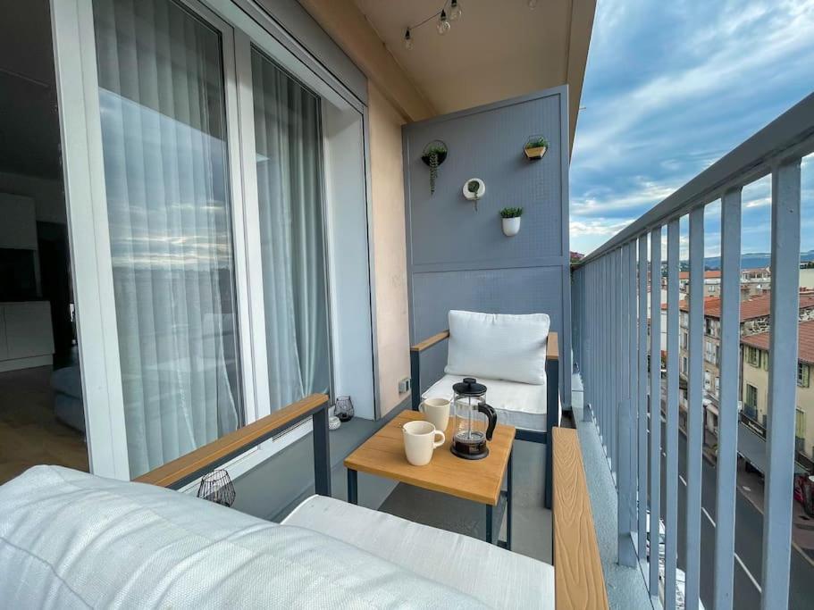 Le Lagon Bleu - Appt Wifi Parking Balcon Le Puy-en-Velay Exterior photo